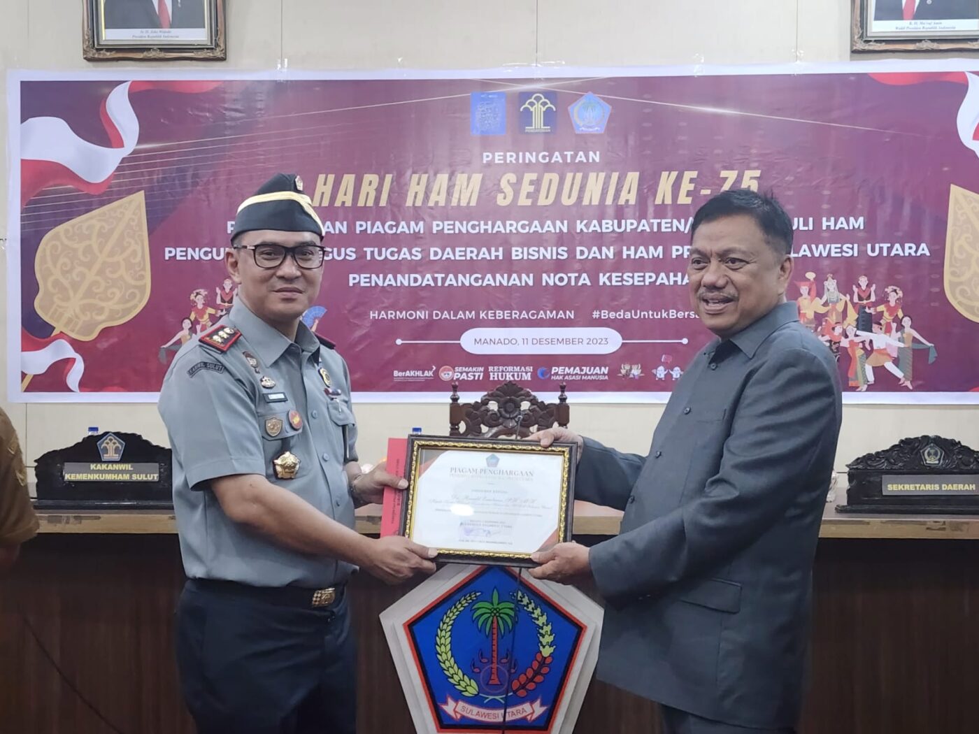 Kepala Kantor Wilayah Kementerian Hukum dan HAM Sulawesi Utara Ronald Lumbuun bersama Gubernur Sulut Olly Dondokambey.
