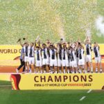 Tim nasional Jerman saat merayakan kemenangan atas tim nasional Perancis dan menjadi juara gelaran FIFA World Cup U-17 di Stadion Manahan, Solo, Sabtu (2/12).