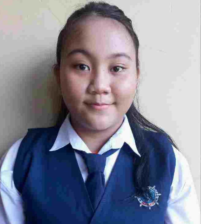Glorya Louise Mintalangi Siswi Sekolah Menengah Pertama (SMP)  Kelas 7b Sekolah Kristen Eben Haezar Manado.