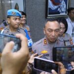 Kadiv Humas Polri Irjen. Pol. Sandi Nugroho mempersilakan masyarakat untuk melapor ke Divisi Profesi dan Pengamanan (Propam) apabila menemukan adanya anggota polri yang tidak netral dalam Pemilu 2024.