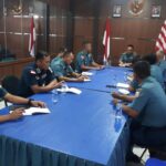 Lantamal VIII menggelar Rapat kepanitiaan menjelang Kunjungan Kerja Kepala Staf Angkatan Laut (Kasal) Laksamana TNI Dr. Muhammad Ali, S.E., M.M., M.Tr.Opsla., di Manado. Rapat tersebut dilaksanakan di Ruang Rapat De Oyu Sops Lantamal VIII. Jumat (8/12)