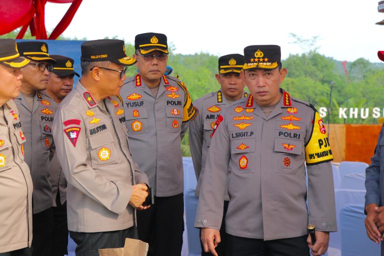 Kapolri Jenderal Polisi Listyo Sigit Prabowo melakukan kunjungan penting ke Kawasan Ibu Kota Nusantara (IKN).