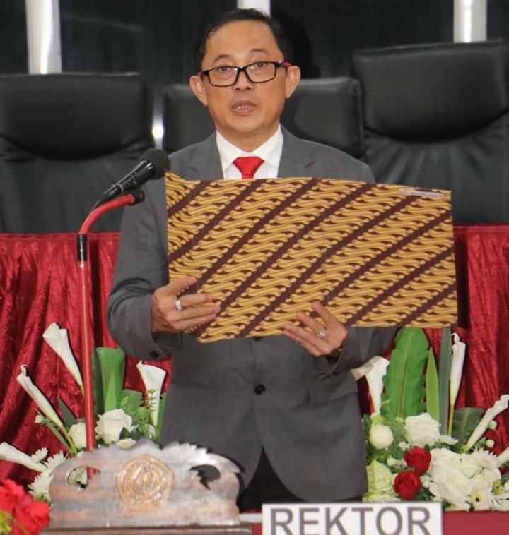 Rektor Unsrat Manado Prof. Dr. Ir. Oktovian Berty Alexander Sompie M.Eng. IPU. ASEAN Eng (Foto : Dok. Unsrat)