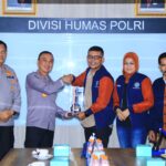 Divisi Humas Polri dan Ikatan Wartawan Online (IWO) menggelar audiensi yang diterima langsung oleh Kadiv Humas Polri Irjen. Pol. Sandi Nugroho. Audiensi ini dihadiri Ketum IWO Yudhistira M.Ikom beserta jajaran, serta para Karo Divisi Humas Polri.