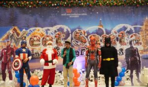 Meet Santa and Superheroes di Luwansa Hotel Manado Sukses