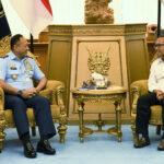 Kepala Staf Angkatan Udara (Kasau) Marsekal TNI Fadjar Prasetyo, S.E., M.P.P., CSFA., menerima kunjungan dari Kementerian Koordinator Bidang Kemaritiman dan Investasi Republik Indonesia (Kemenkomarves) yang dipimpin oleh Deputi Bidang Koordinasi Kedaulatan Maritim dan Energi Jodi Mahardi bertempat di Ruang CC Kasau, Mabesau, Cilangkap, Senin (04/12/2023).