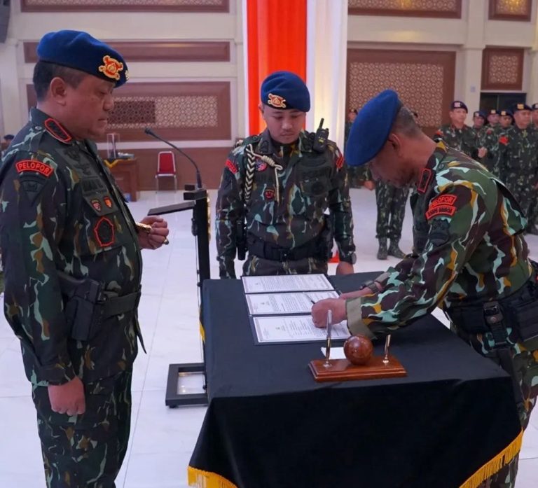 Pelantikan jabatan Komandan Detasemen Markas (Dandenma) Korbrimob Polri dipimpin langsung oleh Dankorbrimob Polri Komjen Pol Drs. Imam Widodo, M.Han., di Gedung Gineung Pratidina Mako Brimob, Cimanggis, Kota Depok, Jawa Barat, Pada Jumat (01/12 2023).