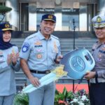 Jasa Raharja menghibahkan satu unit mobil ambulance kepada Korps Lalu