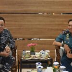 Kunjungan Perwakilan Taruna AAL Angkatan LXIX diterima langsung Komandan Lantamal VIII Laksamana Pertama TNI Nouldy J. Tangka, S.A.P., M.Tr.Opsla., CHRMP., bertempat di Lobby Mako Lantamal VIII. Kamis (14/11).