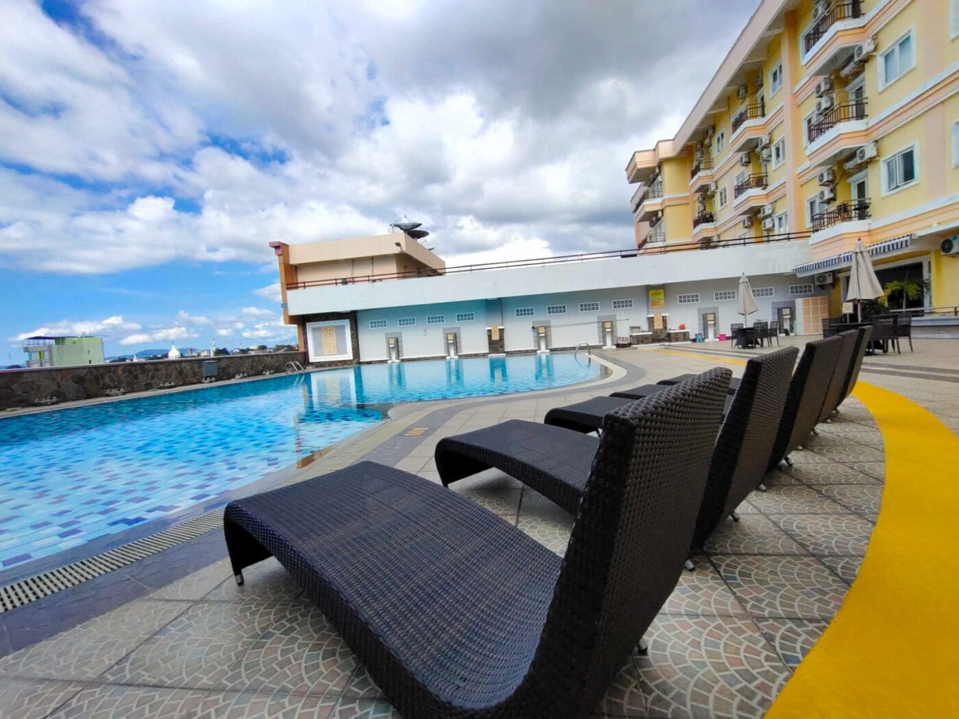 Grand Whiz Megamas Manado Grand Whiz Megamas Manado