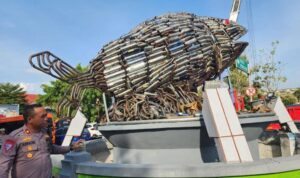 Patung Edukasi Hasil dari Razia Knalpot Brong Kepolisian
