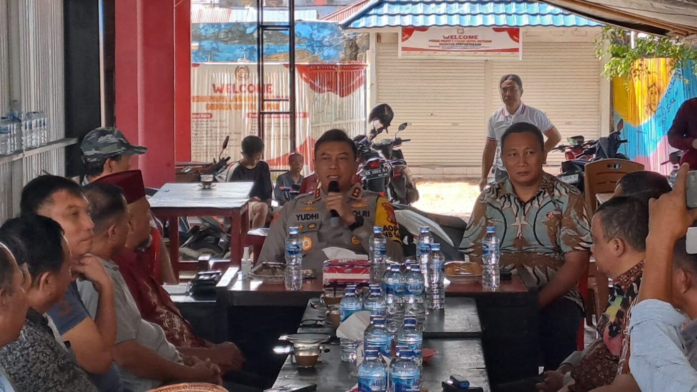 Elemen masyarakat yakni para aktivis, LSM, tokoh masyarakat serta tokoh agama Kota Bitung, bertemu Kapolda Sulawesi Utara (Sulut) Irjen Pol Yudhiawan pada hari  Jumat (26/1/2024) pagi.