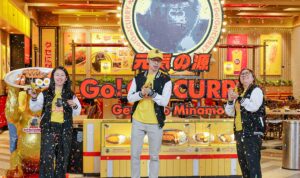 (Kemeriahan acara Grand Opening Go! Go! CURRY - Genki no Minamoto pertama di Bandung)