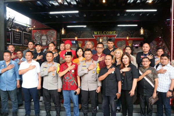 Safari Kapolda Sulawesi Utara Irjen Pol Yudhiawan didampingi sejumlah pejabat utama PoldSulut dan Kapolres Bitung AKBP Tommy Bambang Souissa melaksanakan safari silaturahmi bersama tokoh agama, ormas keagamaan dan ormas adat di Kota Bitung, Kamis (25/1/2024).