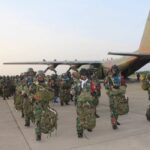 Terjun payung Taktis dalam rangkaian Latihan Taktis Tingkat Batalyon.300 Prajurit Yonif 501/BY/18/2/KOSTRAD melaksanakan latihan ini.