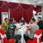 Ronald Lumbuun Bersama Forkopimda Jemput Kedatangan Presiden Jokowi di Sulut