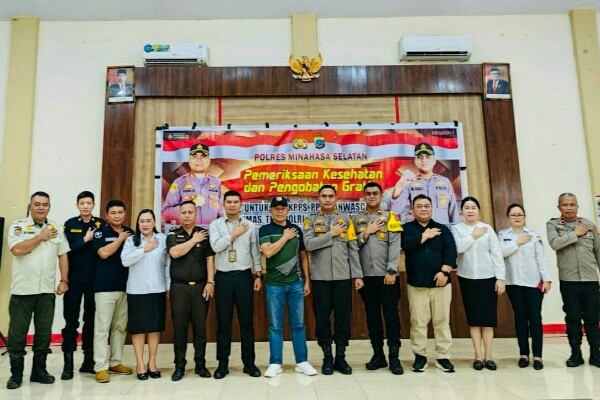 Petugas Penyelenggara Pemilu di Minsel Mendapat Pemeriksaan Gratis dari Polri.