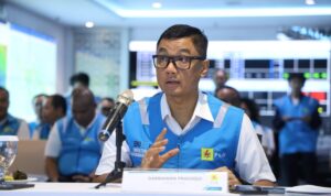 Direktur Utama PT PLN (Persero) Darmawan Prasodjo ketika memimpin langsung suasana apel siaga kelistrikan Pemilu 2024 untuk memastikan sistem kelistrikan nasional dalam kondisi prima.