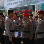 Kapolda Sulawesi Utara (Sulut) Irjen Pol Yudhiawan mengecek langsung kesiapsiagaan personel dan sarana prasarana (sarpras) pengamanan tahap pemungutan dan penghitungan suara Pemilu 2024.