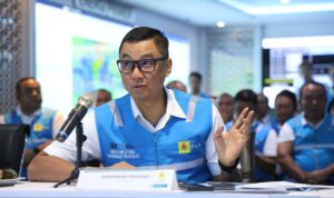 Direktur Utama PT PLN (Persero) Darmawan Prasodjo ketika memimpin langsung suasana apel siaga kelistrikan Pemilu 2024 untuk memastikan sistem kelistrikan nasional dalam kondisi prima.