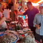 Senator SBANL Blusukan di Pasar Amurang Minsel