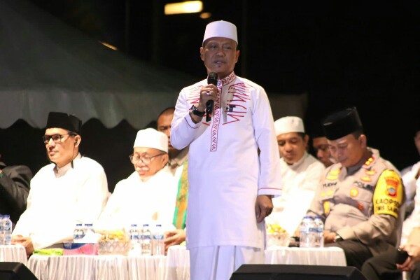 Puluhan Ribu Jamaah Hadiri Peringatan Isra Mikraj 1445 H di Polda Sulut