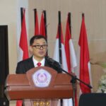 Rektor Unsrat, Prof. Oktovian Sompie saat menyampaikan sambutannya (Foto : Dok. Unsrat