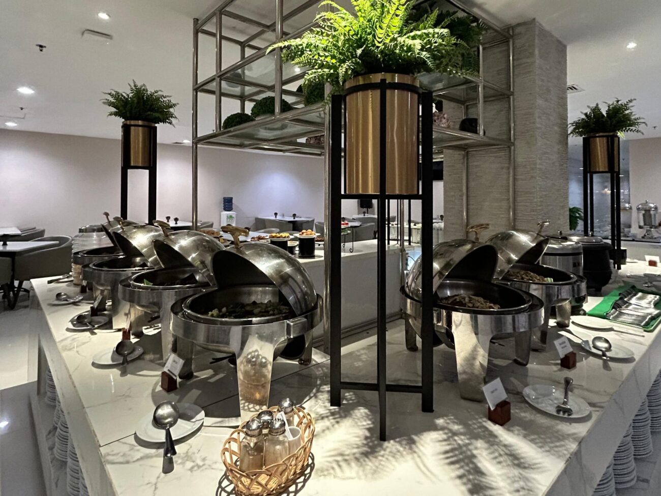 Panggilan untuk para pecinta kuliner! Bersiaplah untuk memanjakan lidah Anda dengan pesta makan siang yang luar biasa dengan promosi All You Can Eat yang menggoda di Grand Whiz Megamas Manado.