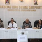 Rektor Unsrat Oktovian Sompie (kedua dari kiri) saat pemilihan Dekan FISIP (Foto : Dok. unsrat)