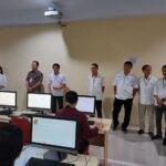 WR 1 Prof. Grevo Gerung didampingi WR2 Prof. Ronny Maramis saat pelaksanaan UTBK-SNBT