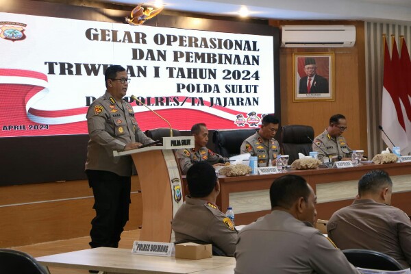 Binopsnal Triwulan I Polda Sulut, Evaluasi Pelaksanaan Tugas dan Bahas Kesiapan Pengamanan Pilkada digelar Polda Sulawesi Utara  Triwulan I Tahun 2024, di aula Tribrata, Selasa (30/4/2024).