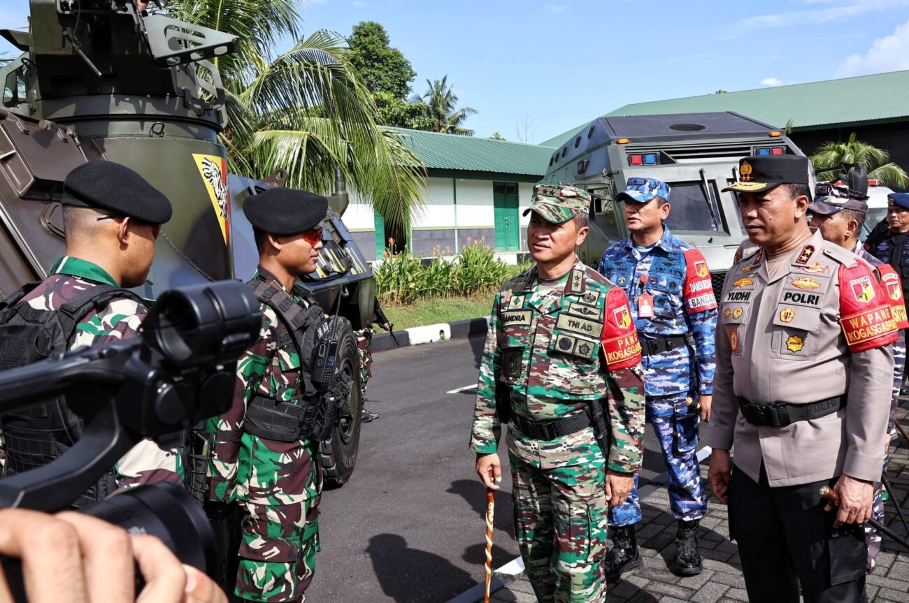 Memastikan kesiapan prajurit dalam rangka pengamanan kunjungan Wakil Presiden RI Bapak Prof. Dr. K.H. Ma'ruf Amin