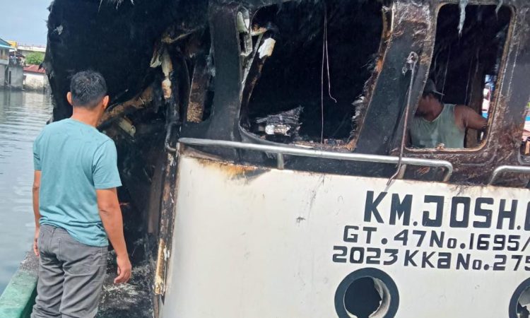 Personel Sat Pol Airud Polresta Manado berhasil mengamankan dan mengolah tempat kejadian perkara (TKP) terkait kebakaran kapal pajeko KM. Josh 02 di dermaga Tumumpa.