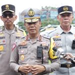 Direktur Utama Jasa Raharja, Rivan A. Purwantono, bersama Kakorlantas Polri, Irjen Pol. Aan Suhanan, Asops Kapolri Irjen Pol Verdianto Iskandar Bitticaca, dan Dirjen Hubdat Kemenhub Hendro Sugiatno, melakukan tinjauan langsung terhadap arus mudik di Pelabuhan Merak dan Tol Cikampek KM 57, pada Sabtu (06/04/2024).