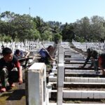 Personel Lanud Sam Ratulangi Bergotong Royong Bersihkan TMP Kairagi 