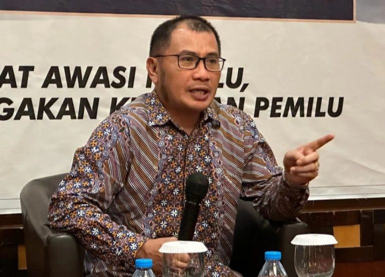 Dr Ferry Daud Liando