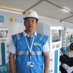 Salah seorang personel PLN yang bersiaga dalam pengoperasian EV Charger ialah Ida Bagus Surya Respati. Saat ditemui pada Kamis (23/5), Surya mengaku bangga bisa turut memberikan pelayanan terbaik selama KTT WWF berlangsung.