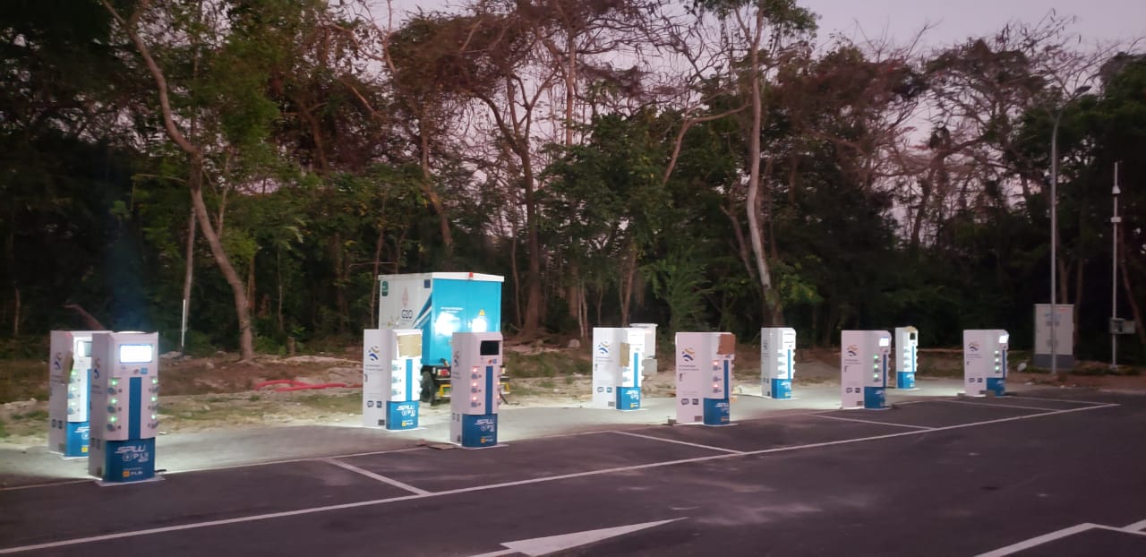 Tampilan EV Charger PLN di Nusa Dua, Bali yang menjadi venue utama penyelenggaraan agenda Konferensi Tingkat Tinggi World Water Forum (KTT WWF) ke-10.