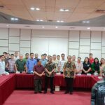 Pertemuan Rektor Unsrat Oktovian Sompie dengan para jurnalis (Foto Dok. Unsrat)