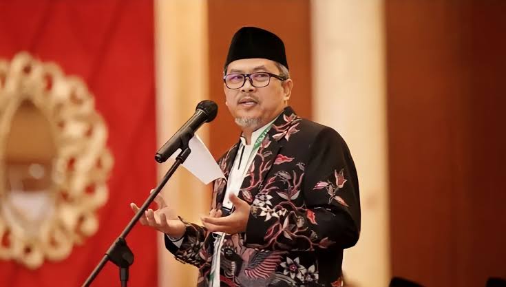 Dari hasil survei yang dilakukan oleh Litbang Kompas, TNI dan Polri menempati urutan teratas sebagai lembaga yang memiliki citra terbaik.