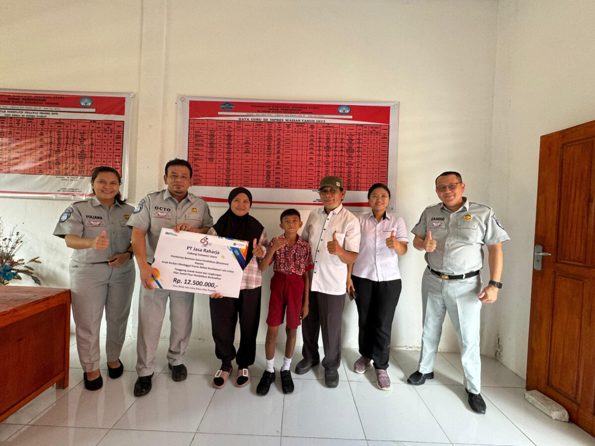 PT Jasa Raharja Sulut Serahkan Beasiswa Pendidikan Untuk Ahli Waris Korban Kecelakaan