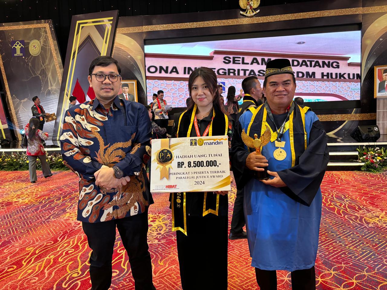 Malam Anugerah Paralegal Justice Award 2024 sukses diselenggarakan di Hotel Bidakara, Jakarta (1/6).