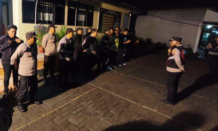 Gabungan Polsek Pineleng, Patroli Rayon, dan ROTR Polresta Manado Tingkatkan KRYD