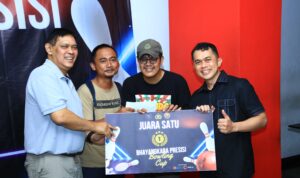 Divisi Humas Polri menggelar Bhayangkara Presisi Bowling Cup bersama rekan media di Plaza Festival, Jakarta Selatan.