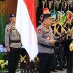Kapolri Jenderal Listyo Sigit Prabowo memimpin upacara kenaikan pangkat dan serah terima jabatan (sertijab) sejumlah perwira tinggi (pati) Polri di Rupattama Mabes Polri, Jakarta, Senin (29/7/2024).
