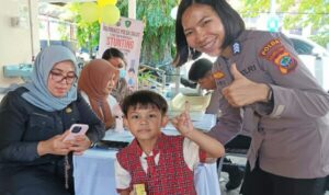 Biddokkes, Bidang Dokkes Polda Sulut bekerja sama dengan Dinas Kesehatan menggelar Pekan Imunisasi Nasional (PIN) Polio, di Poliklinik Polda Sulut, 29-30 Juli 2024.