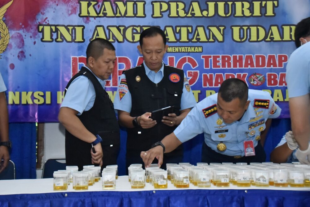 Satgas P4GN TNI AU melaksanakan sosialisasi Anti Narkoba di Gedung Graha Antariksa Lanud Husein Sastranegara, Bandung, Kamis (18/07).