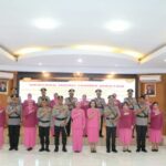 Kapolda Sulawesi Utara Irjen Pol Yudhiawan memimpin upacara serah terima jabatan Dirkerur Samapta dan 5 Kapolres, di aula Tribrata Polda Sulut, Kamis (11/7/2024).