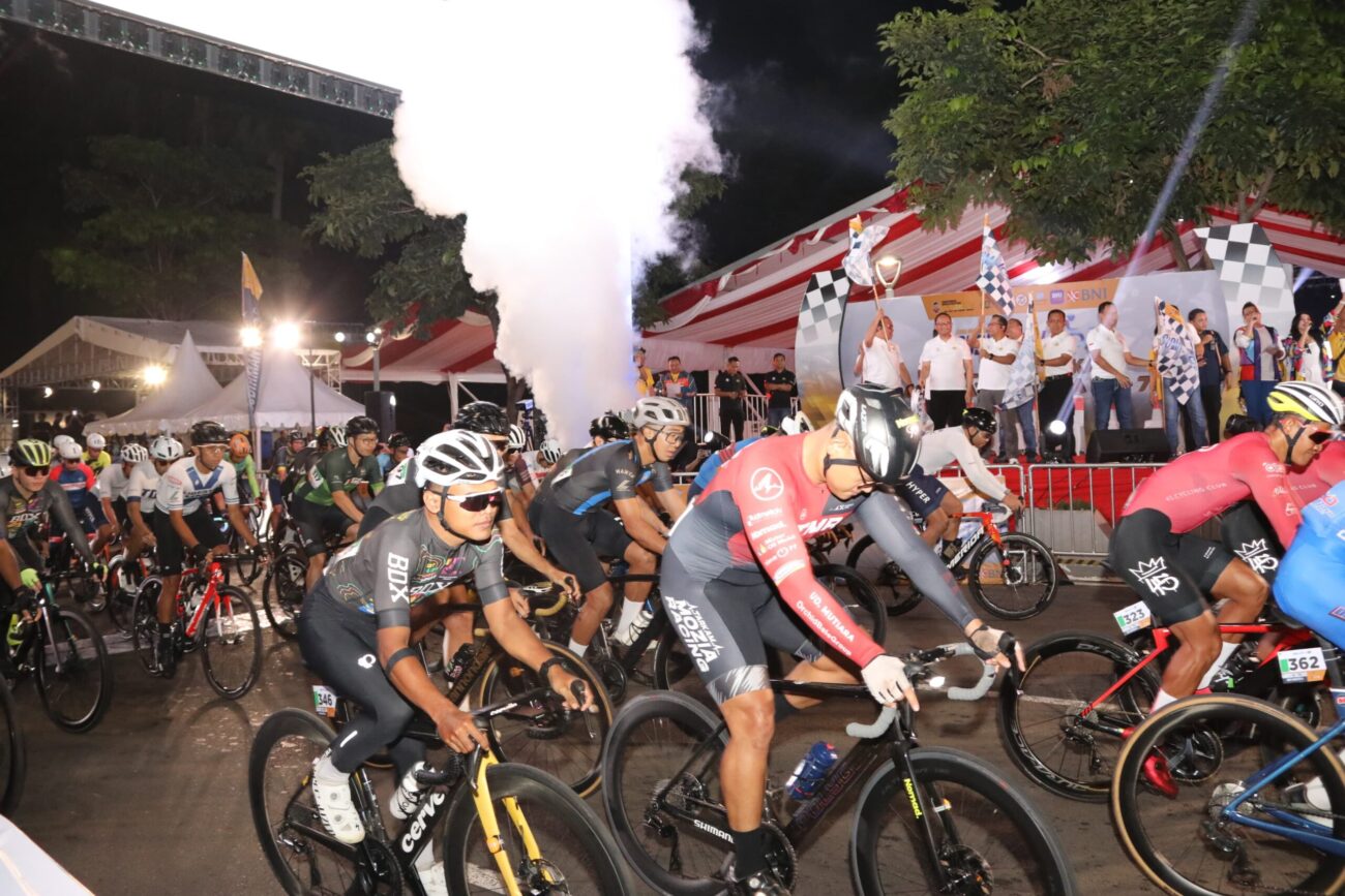 Polri menggelar acara Perlombaan Sepeda Zebra Bhayangkara Presisi Sudirman Loop 2024, Sabtu (13/7/2024).