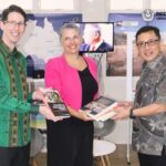 Dubes Australia dan Konsul General Todd Dias disambut oleh Rektor Unsrat, Prof. Oktovian Sompie ((Foto : Dok Unsrat)